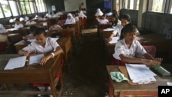 Pengamat pendidikan Romo Benny Susetyo mengatakan kurikulum baru tidak menjawab persoalan dasar pendidikan Indonesia yaitu kualitas guru. (Foto: Ilustrasi)