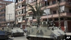 Quân đội Libăng tuần tra một khu vực tại thành phố cảng phía bắc Tripoli
