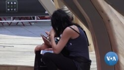 How You Hold Your Phone Helps Merchants Uncover Fraud