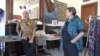Debra Lunn and Michael Mrowka, seniman AS
