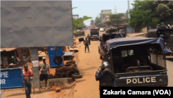Arrivée des opposants lors d'une manifestation à Conakry, en Guinée, le 22 mars 2018. (VOA/Zakaria Camara)