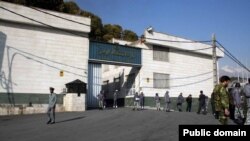  زندان اوین که محل نگهداری تعداد زیادی از زندانیان سیاسی در ایران است. 