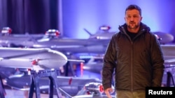 Ukrajinski predsjednik Volodymyr Zelenskyy posjetio je izložbu novih ukrajinskih dronova u Kijevu 6. decembra 2024. godine.