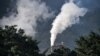 Fabrički dimnjak dimi se u industrijskom kompleksu Cubatao, država Sao Paulo, Brazil, 4. novembra 2021.