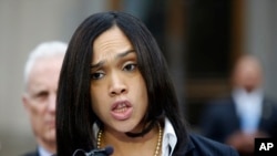 Marilyn Mosby, procureure de Baltimore, annonçant les poursuites dont vont faire l'objet des policiers (AP)